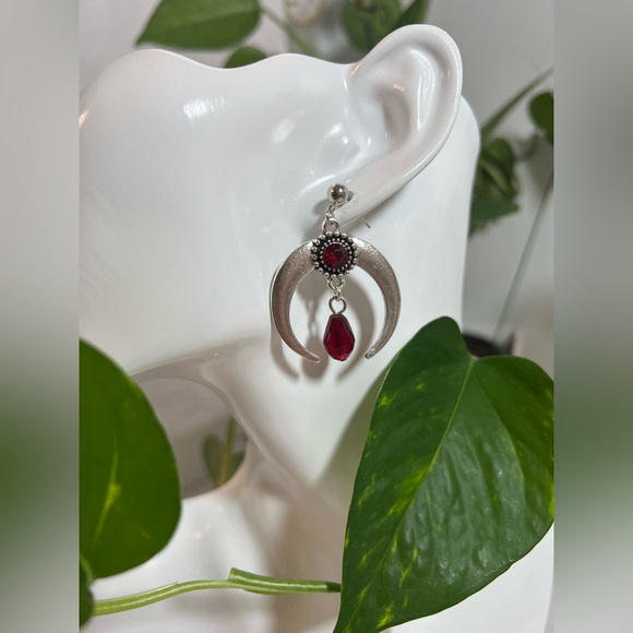 Stylish Goth Dangle Earrings - Silver & Red Elegant Witchy Earrings - Picture 7 of 8